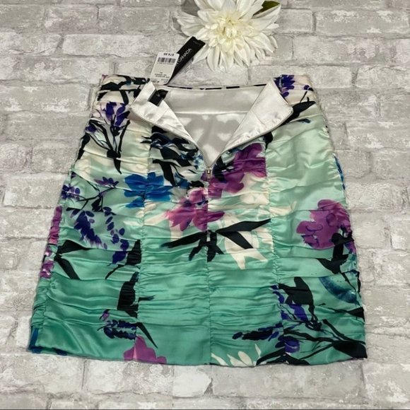 NWT Le Chateau Multicolour Floral Mini Skirt - Picture 8 of 15